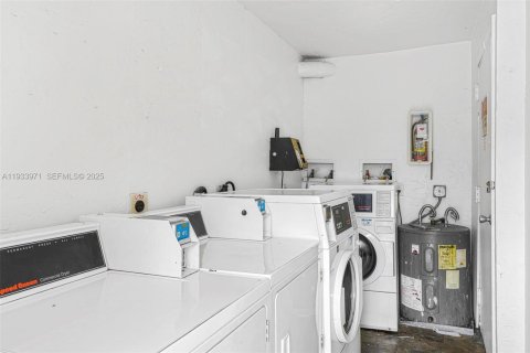 Condominio en alquiler en Hollywood, Florida, 2 dormitorios, 75.81 m2 № 1992255 - foto 13