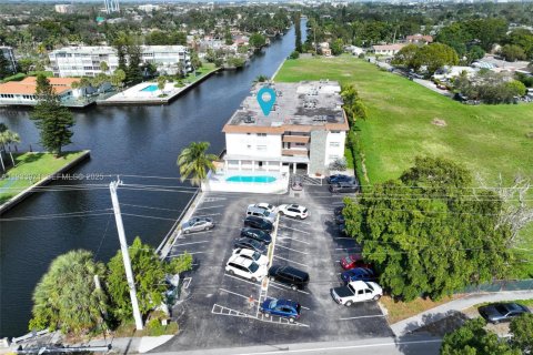 Condominio en alquiler en Hollywood, Florida, 2 dormitorios, 75.81 m2 № 1992255 - foto 16