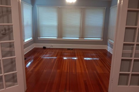 Propiedad comercial en alquiler en Daytona Beach, Florida № 1793677 - foto 11