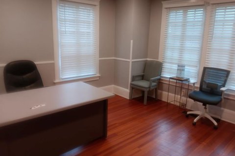 Propiedad comercial en alquiler en Daytona Beach, Florida № 1793677 - foto 4