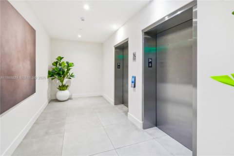 Купить коммерческую недвижимость в Майами, Флорида № 2051113 - фото 9