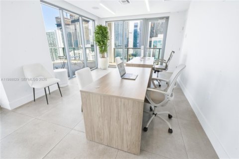 Купить коммерческую недвижимость в Майами, Флорида № 2051113 - фото 15