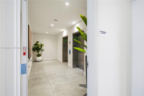 Купить коммерческую недвижимость в Майами, Флорида № 2051113 - фото 8