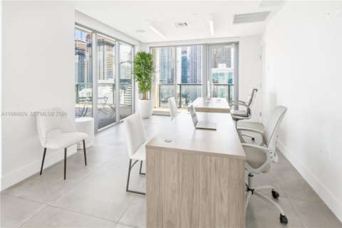 Купить коммерческую недвижимость в Майами, Флорида № 2051113 - фото 14