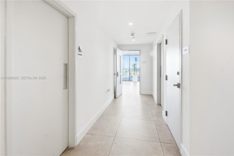 Купить коммерческую недвижимость в Майами, Флорида № 2051113 - фото 7