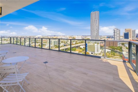 Купить коммерческую недвижимость в Майами, Флорида № 2051113 - фото 26