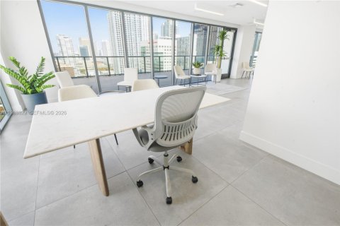 Купить коммерческую недвижимость в Майами, Флорида № 2051113 - фото 21