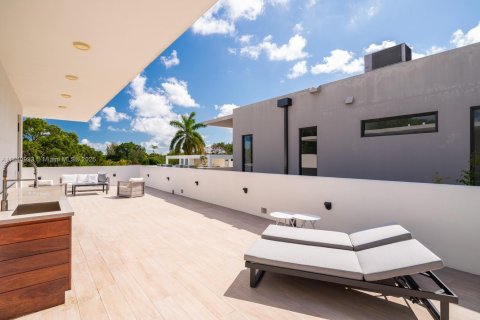 Touwnhouse à louer à Miami, Floride: 4 chambres, 288.74 m2 № 1939529 - photo 21