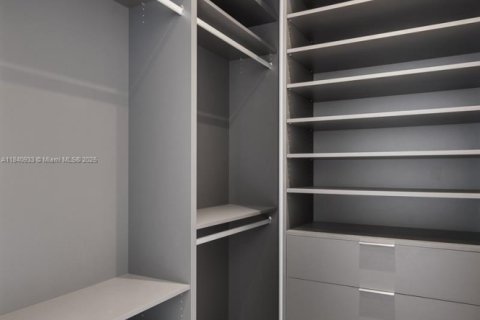 Touwnhouse à louer à Miami, Floride: 4 chambres, 288.74 m2 № 1939529 - photo 27