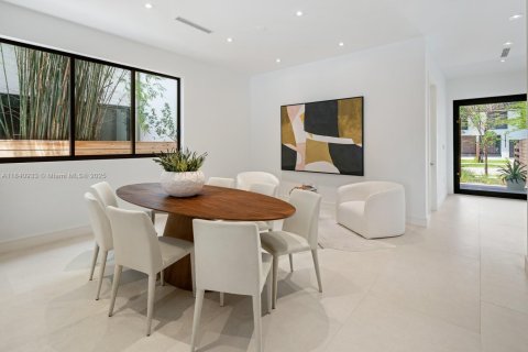 Touwnhouse à louer à Miami, Floride: 4 chambres, 288.74 m2 № 1939529 - photo 5