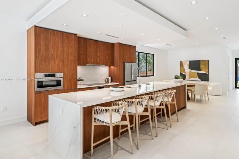 Touwnhouse à louer à Miami, Floride: 4 chambres, 288.74 m2 № 1939529 - photo 2