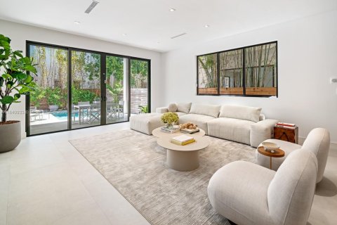 Touwnhouse à louer à Miami, Floride: 4 chambres, 288.74 m2 № 1939529 - photo 14