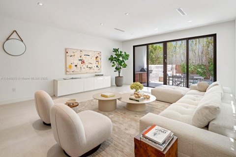 Touwnhouse à louer à Miami, Floride: 4 chambres, 288.74 m2 № 1939529 - photo 12