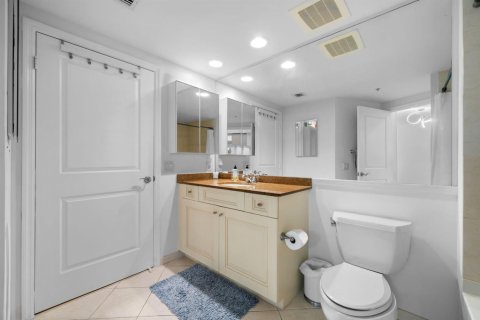 Condo in Fort Lauderdale, Florida, 1 bedroom  № 2174222 - photo 13