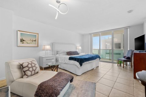 Condo in Fort Lauderdale, Florida, 1 bedroom  № 2174222 - photo 2