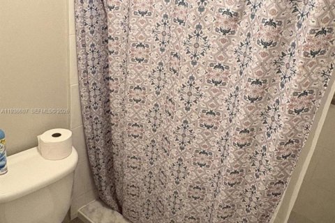 Copropriété à louer à Hallandale Beach, Floride: 2 chambres, 111.48 m2 № 1998465 - photo 18