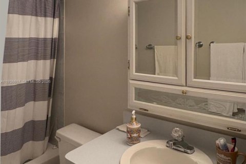 Copropriété à louer à Hallandale Beach, Floride: 2 chambres, 111.48 m2 № 1998465 - photo 17