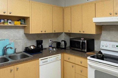 Copropriété à louer à Hallandale Beach, Floride: 2 chambres, 111.48 m2 № 1998465 - photo 14