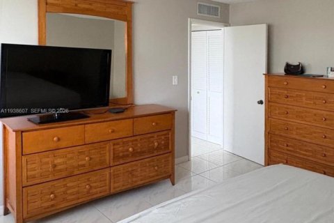 Copropriété à louer à Hallandale Beach, Floride: 2 chambres, 111.48 m2 № 1998465 - photo 11
