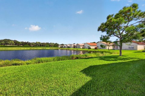 Villa ou maison à vendre à Port St. Lucie, Floride: 2 chambres, 154.78 m2 № 2431592 - photo 29