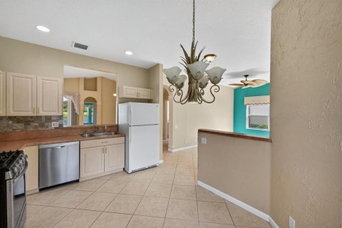 Villa ou maison à vendre à Port St. Lucie, Floride: 2 chambres, 154.78 m2 № 2431592 - photo 17
