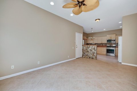 Villa ou maison à vendre à Port St. Lucie, Floride: 2 chambres, 154.78 m2 № 2431592 - photo 18
