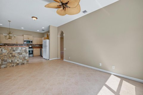 Villa ou maison à vendre à Port St. Lucie, Floride: 2 chambres, 154.78 m2 № 2431592 - photo 19