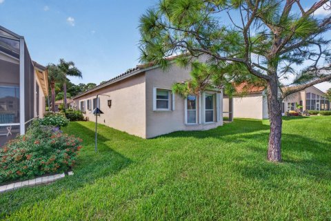 Villa ou maison à vendre à Port St. Lucie, Floride: 2 chambres, 154.78 m2 № 2431592 - photo 28