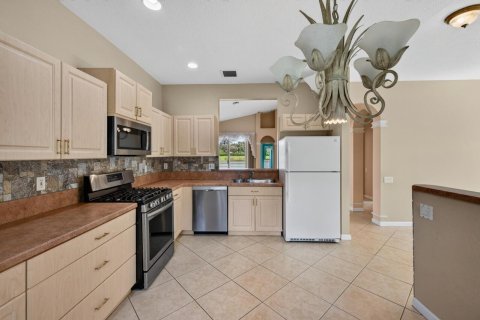Villa ou maison à vendre à Port St. Lucie, Floride: 2 chambres, 154.78 m2 № 2431592 - photo 16