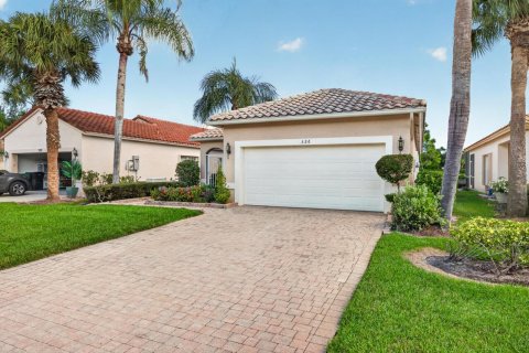 Villa ou maison à vendre à Port St. Lucie, Floride: 2 chambres, 154.78 m2 № 2431592 - photo 2