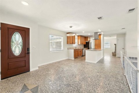 Casa en venta en Orlando, Florida, 4 dormitorios, 155.7 m2 № 1829902 - foto 6