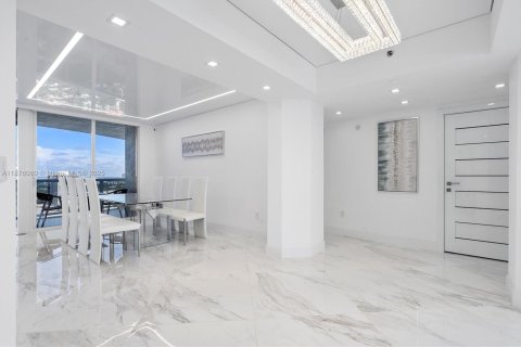 Copropriété à vendre à Sunny Isles Beach, Floride: 2 chambres, 176.79 m2 № 1925581 - photo 3