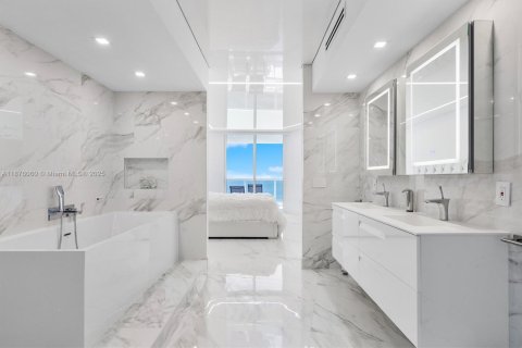 Copropriété à vendre à Sunny Isles Beach, Floride: 2 chambres, 176.79 m2 № 1925581 - photo 30