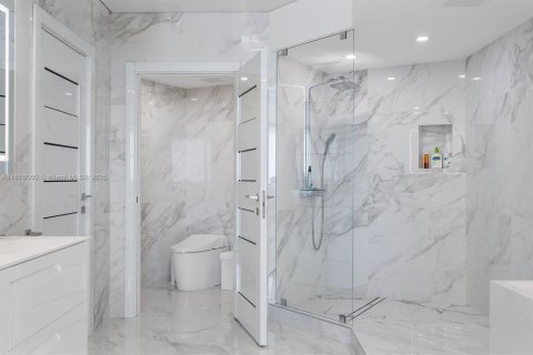 Copropriété à vendre à Sunny Isles Beach, Floride: 2 chambres, 176.79 m2 № 1925581 - photo 27
