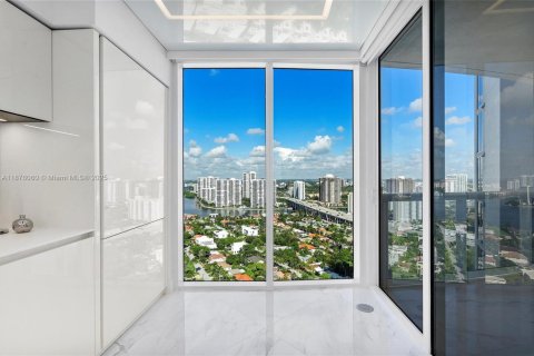 Copropriété à vendre à Sunny Isles Beach, Floride: 2 chambres, 176.79 m2 № 1925581 - photo 19