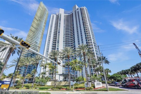Copropriété à vendre à Sunny Isles Beach, Floride: 2 chambres, 176.79 m2 № 1925581 - photo 1