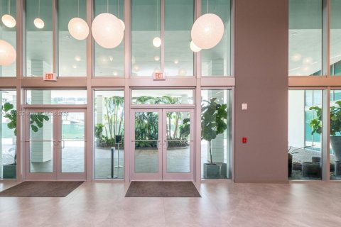 Copropriété à louer à Miami, Floride: 3 chambres, 128.67 m2 № 1814125 - photo 7