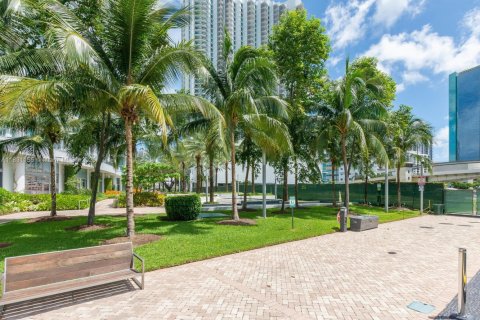 Copropriété à louer à Miami, Floride: 3 chambres, 128.67 m2 № 1814125 - photo 4