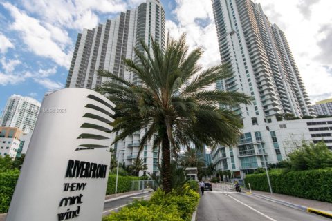Copropriété à louer à Miami, Floride: 3 chambres, 128.67 m2 № 1814125 - photo 1