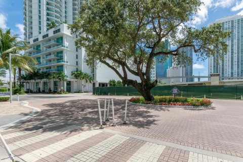 Copropriété à louer à Miami, Floride: 3 chambres, 128.67 m2 № 1814125 - photo 2