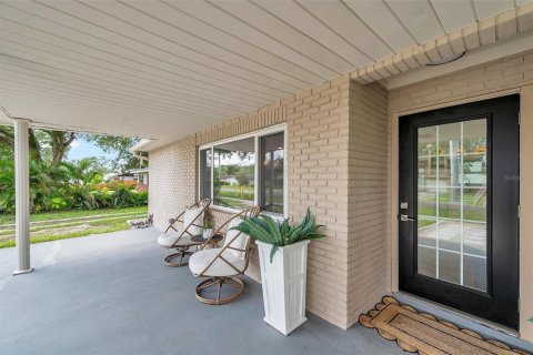 House in Seffner, Florida 4 bedrooms, 205.13 sq.m. № 1795060 - photo 7