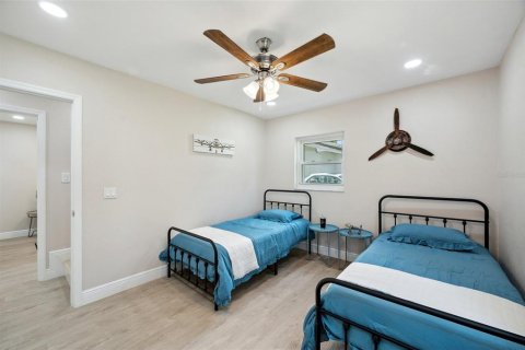 House in Seffner, Florida 4 bedrooms, 205.13 sq.m. № 1795060 - photo 30