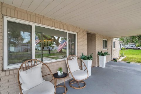 House in Seffner, Florida 4 bedrooms, 205.13 sq.m. № 1795060 - photo 6