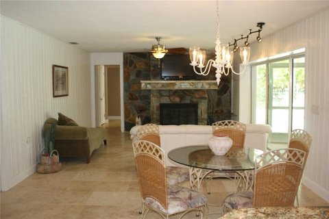 House in Largo, Florida 5 bedrooms, 333.61 sq.m. № 1847382 - photo 8