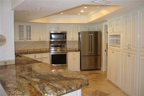 House in Largo, Florida 5 bedrooms, 333.61 sq.m. № 1847382 - photo 10
