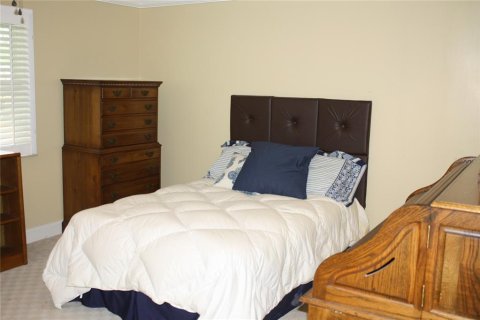 House in Largo, Florida 5 bedrooms, 333.61 sq.m. № 1847382 - photo 15