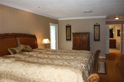 House in Largo, Florida 5 bedrooms, 333.61 sq.m. № 1847382 - photo 22