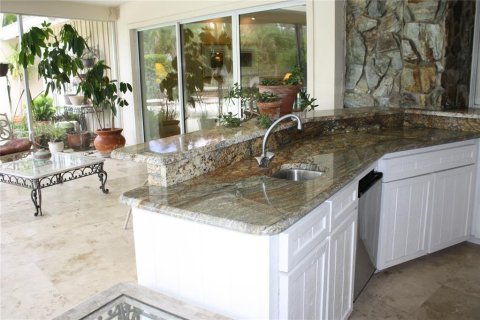 House in Largo, Florida 5 bedrooms, 333.61 sq.m. № 1847382 - photo 27