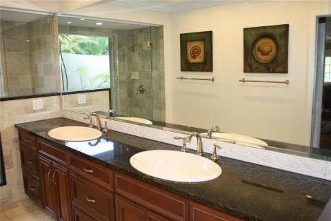 House in Largo, Florida 5 bedrooms, 333.61 sq.m. № 1847382 - photo 24
