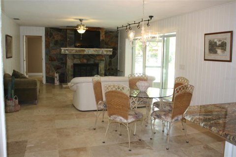 House in Largo, Florida 5 bedrooms, 333.61 sq.m. № 1847382 - photo 9